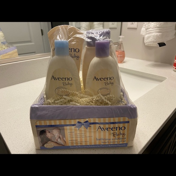 aveeno baby bathtime solutions gift set